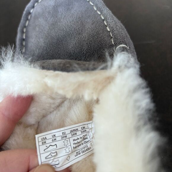 Women's Fireside by Dearfoams Mel Genuine Shearling Gray Moccasin Sz 8 - Picture 10 of 11